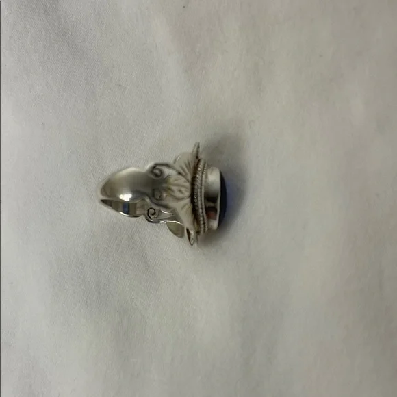Sterling Silver and Blue Women's Ring Size 6.5 EUC - Picture 4 of 11